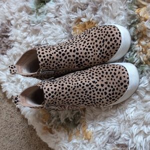7.5 booties in cheetah print!